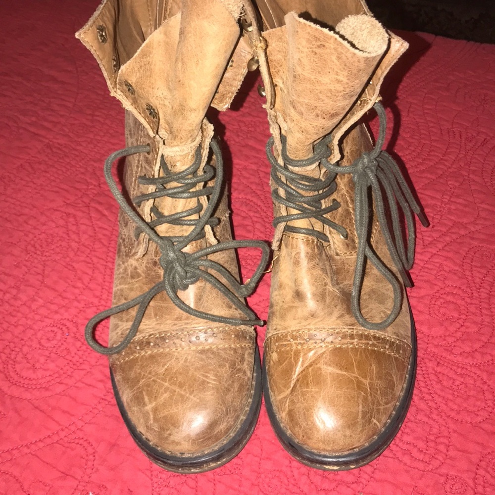 Military style brown lace up boots